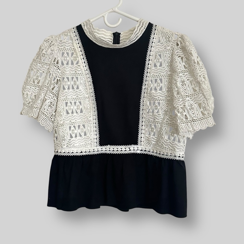GRACIA Black White Colorblock Lace Embroidered Crop Top Zip Back Blouse